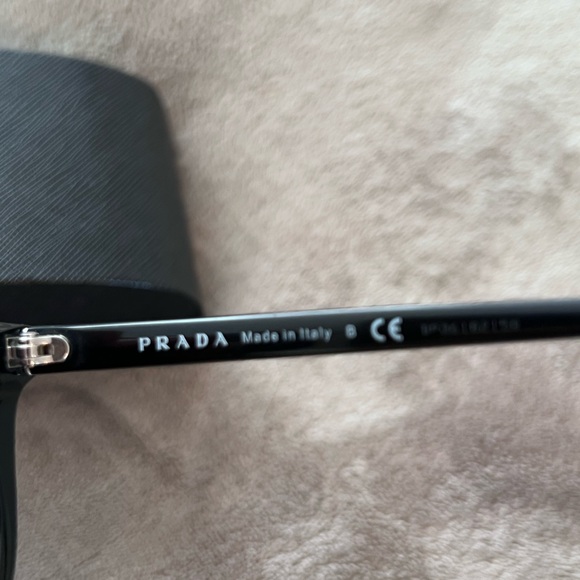 Used Black Prada sunglasses - Picture 4 of 7